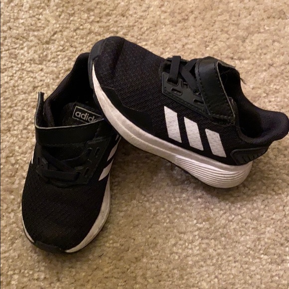toddler adidas tennis shoes